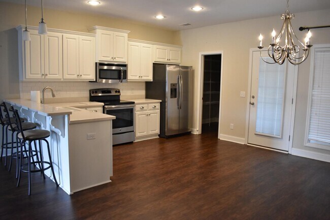 Foto del edificio - 441 Serenity Ave