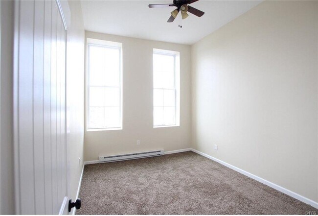 Building Photo - Village of Carthage 2 Bedroom / 1 Full Bath Completely Renovated Apartment
