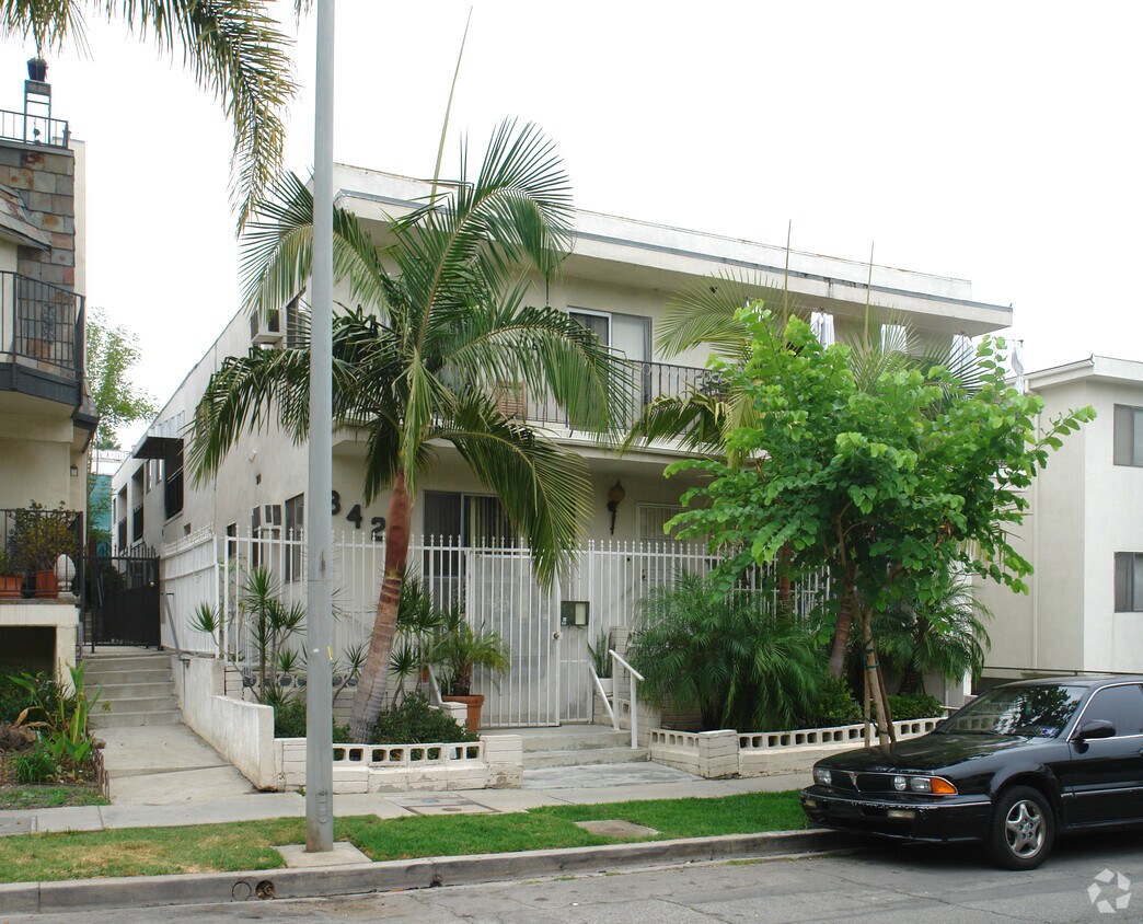 Primary Photo - 842 Westbourne Dr