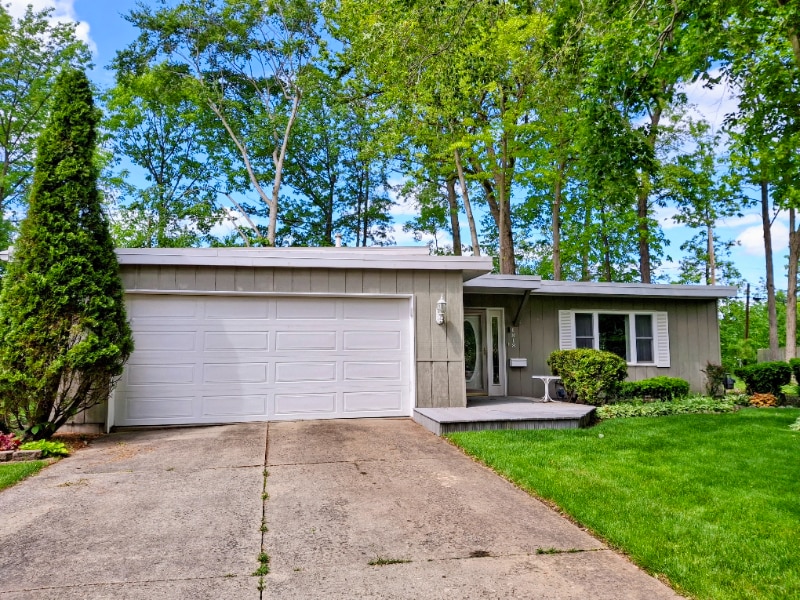 Primary Photo - 1818 Revere Pl