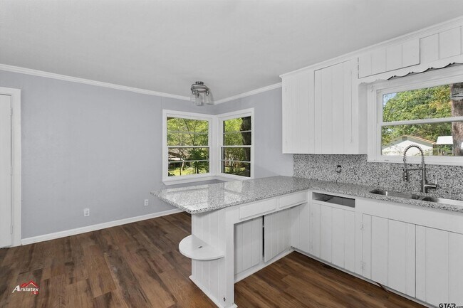Foto del edificio - 1307 Ash Ln