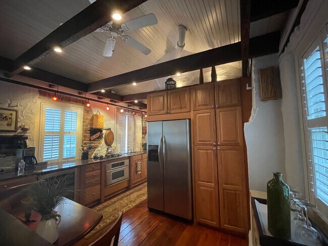 Foto del edificio - Charming fully furnished one bedroom condo in Ansonborough