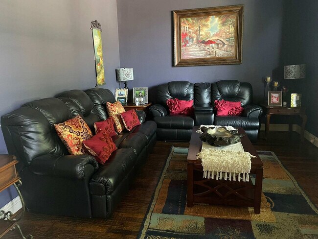 Foto del edificio - 9312 Warm Springs Cir