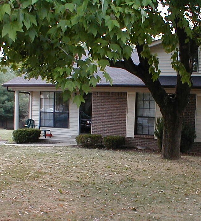 Building Photo - 3746 Chamberlain Ct