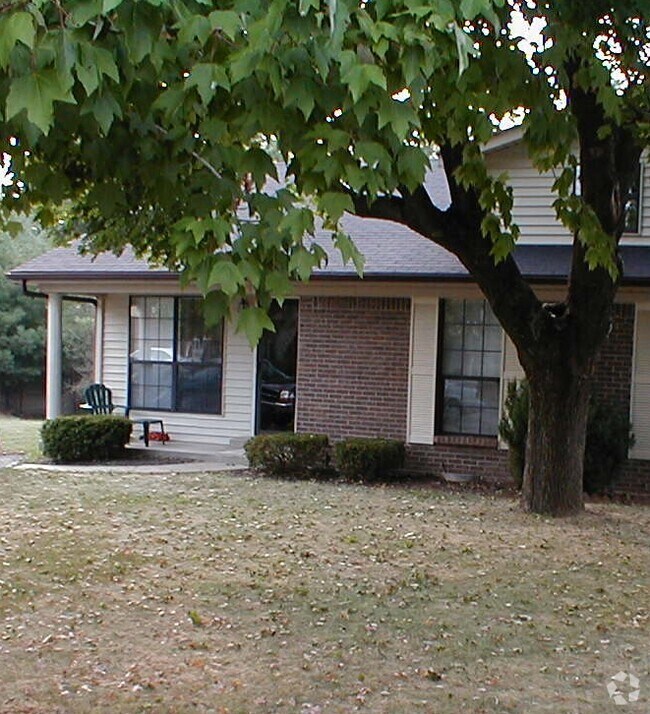 Bluegrass Fields Apartments under 400 Louisville, KY 3 Rentals