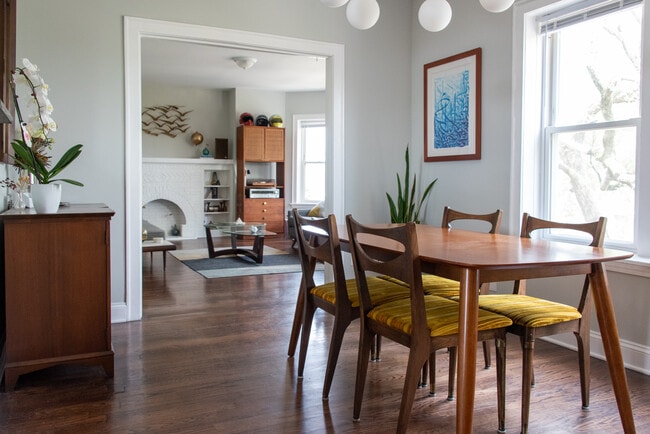 Building Photo - 4808 N Paulina St