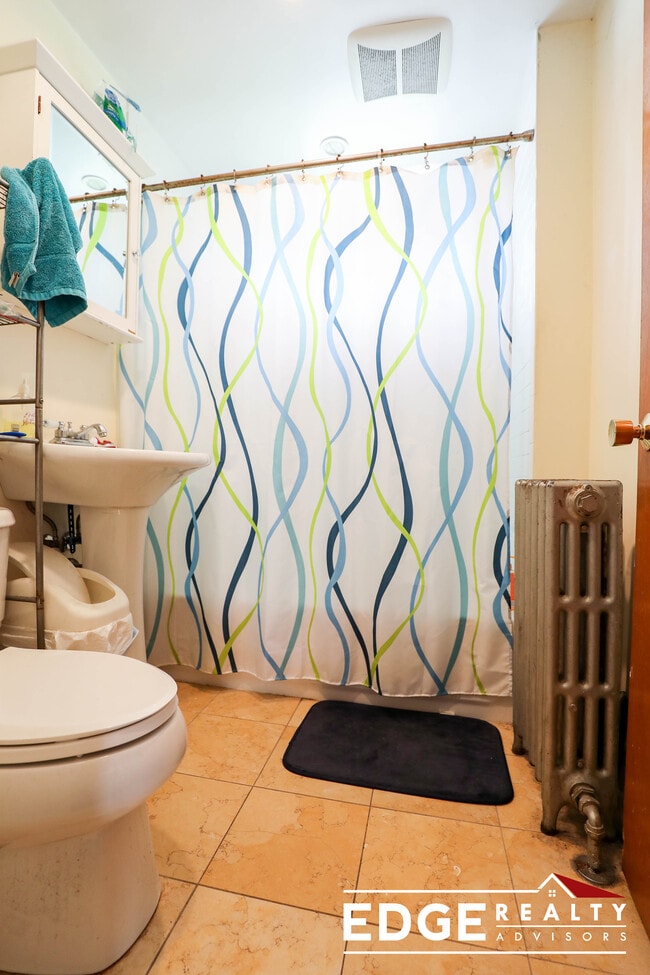 Building Photo - 22 Lyne Rd