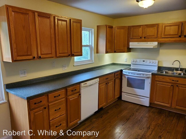 Building Photo - 3 br, 1.5 bath House - 177 East Ridge Road