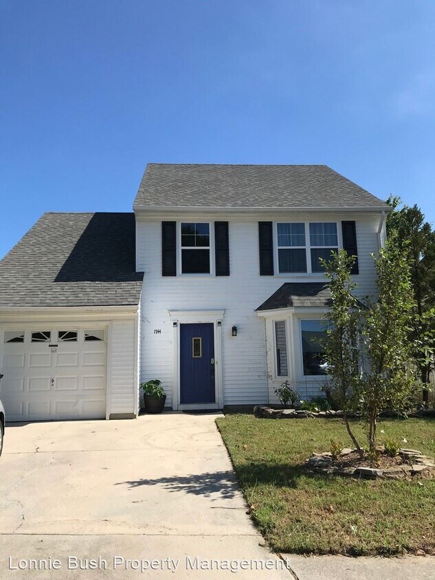 Primary Photo - 4 br, 2.5 bath House - 1744 Bernstein Dr