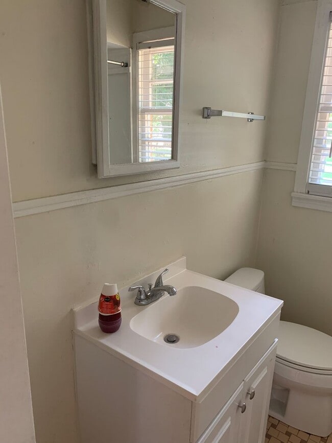 Building Photo - Adorable home in Shreveport