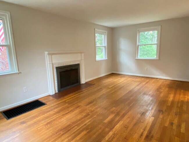 Sala de estar - 369 Rockhill Rd