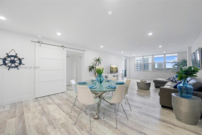 Foto del edificio - 3725 S Ocean Dr