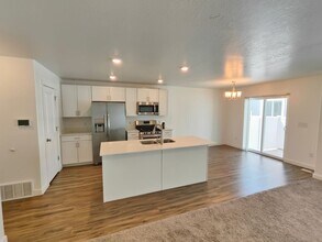 Building Photo - 3596 Grassland Dr