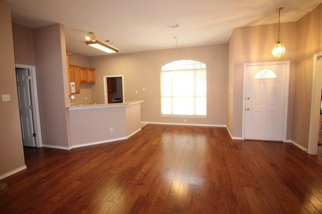 Building Photo - 102 Chimney Rock Ct