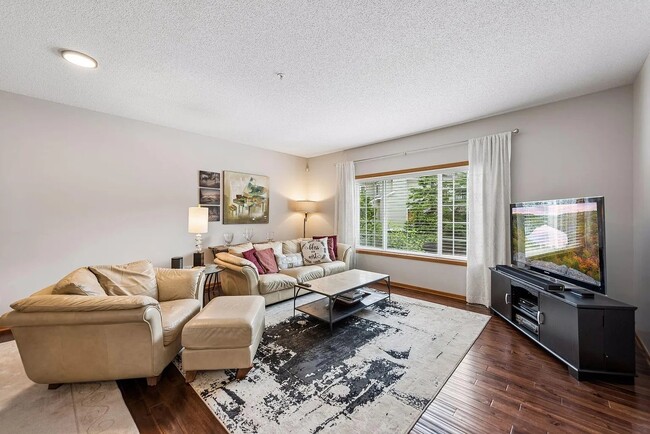 Building Photo - 787 Fairfield Cir