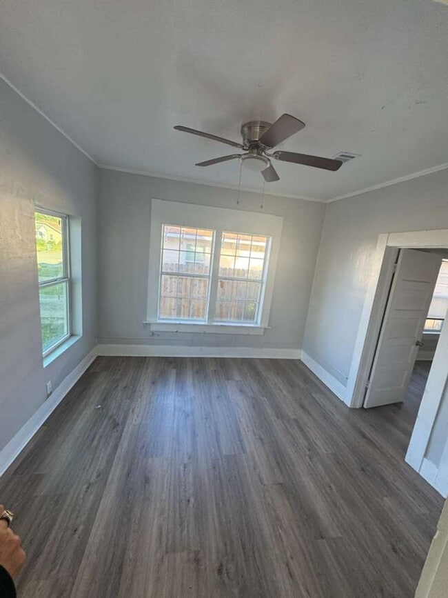 Foto del edificio - 160 E Elgie St