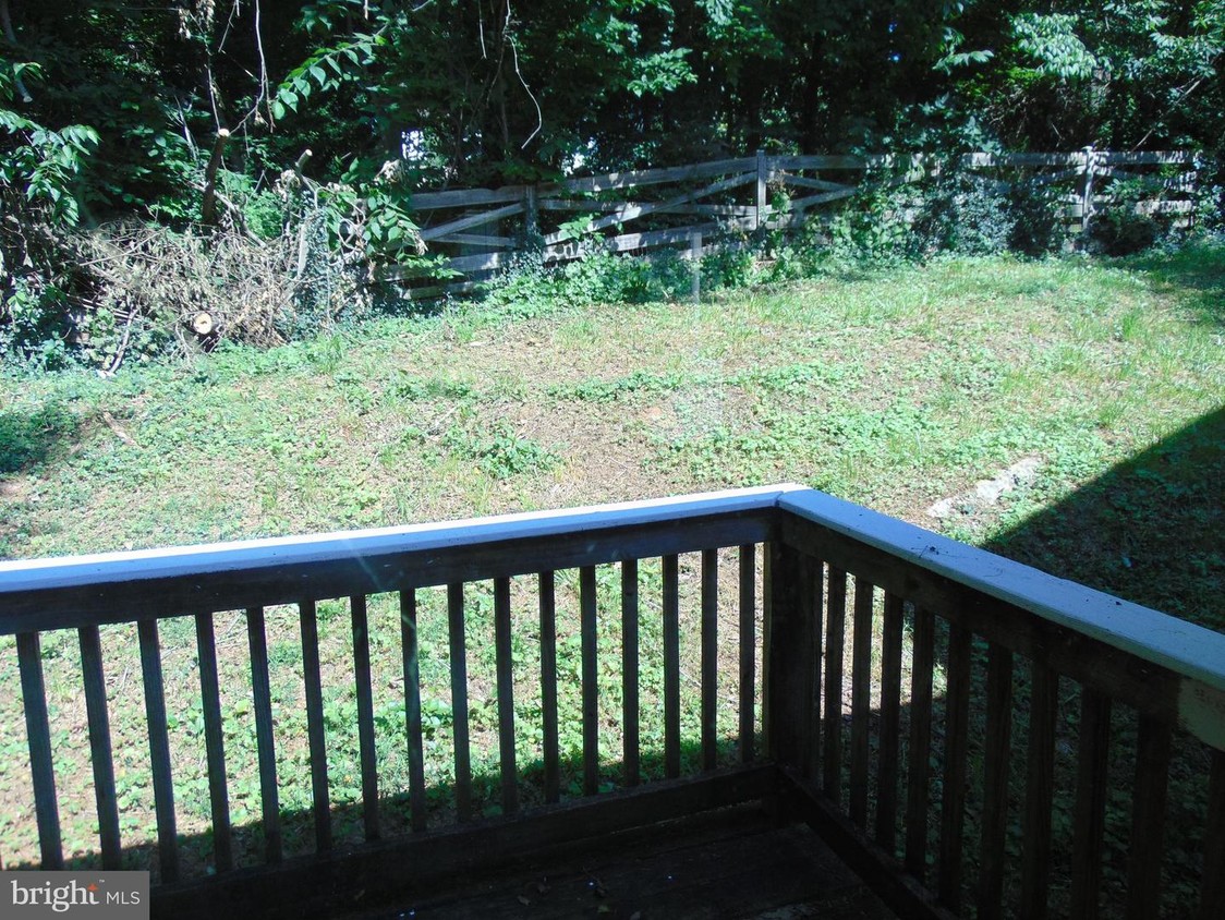 Primary Photo - 121 Spring Dale Dr