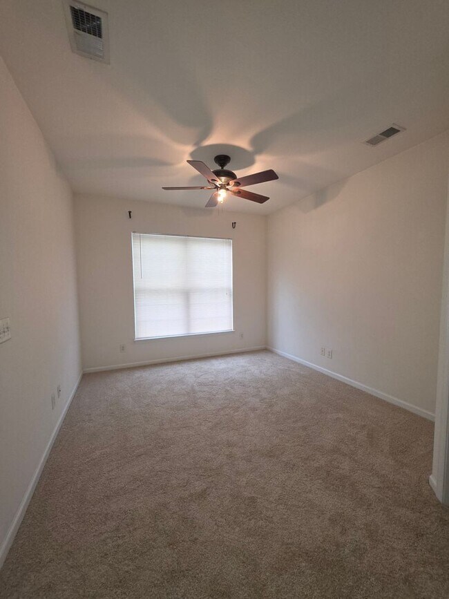 Foto del edificio - Townhome In Park West