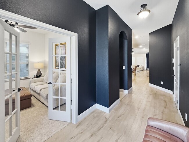 Foto del edificio - 1248 Starlight Ave