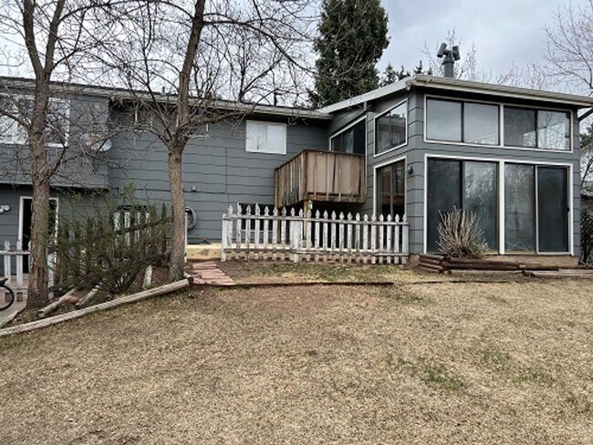 Building Photo - Vaulted Ceilings, Mountain Views & 3-Car Garage – Prime Fort Collins Rental