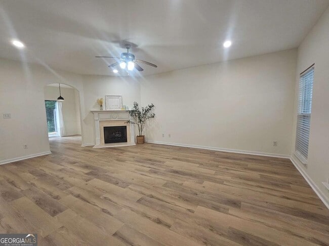 Building Photo - 619 Kenridge Way