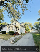 Building Photo - 715 S Vermont Ave