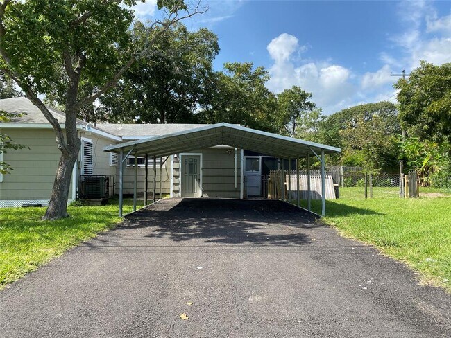 Foto del edificio - 404 19th Ave N