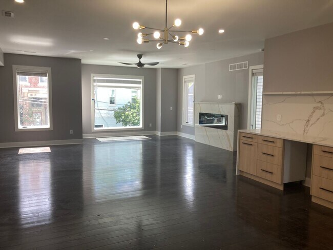 Foto del edificio - Extravagant New Construction in Polish Hill – A Must-See Luxury Rental!