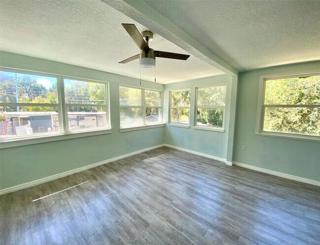 Foto del edificio - 1503 N County Rd 19A