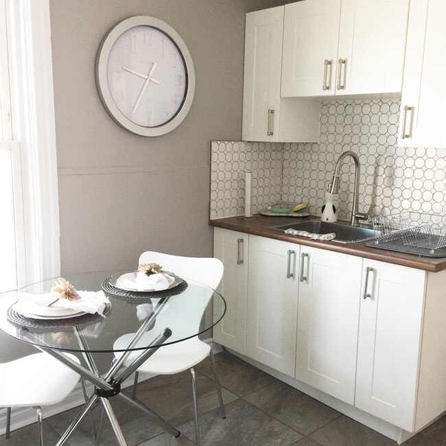 Photo du bâtiment - 18 Fairleigh Av S