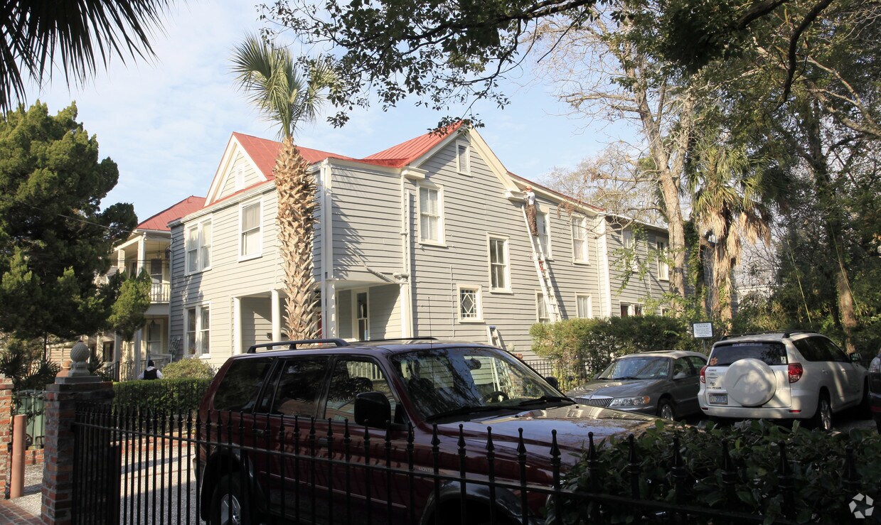 16 Bee St, Charleston, SC 29403 Apartments in Charleston, SC