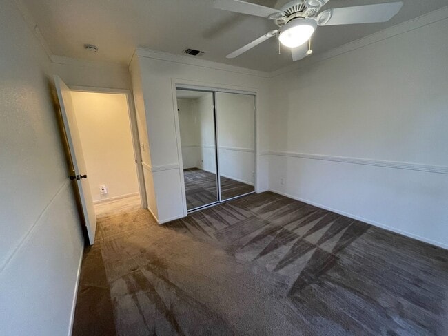 Building Photo - Spacious 3 BEDROOM 2 BATH HOME AVAILABLE O...