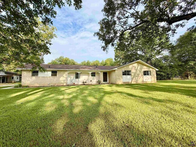 Foto del edificio - 533 Lake Joy Rd
