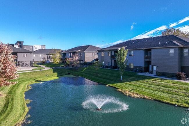 Building Photo - Shadow Crest Townhomes