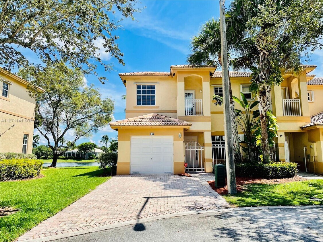 835 NW 170th Ter, Pembroke Pines, FL 33028 Townhome Rentals in