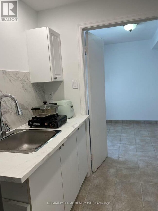 Building Photo - 34 Corvus Starway