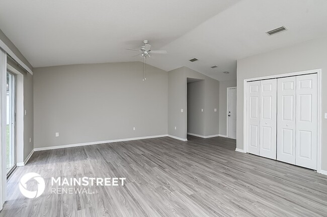 Building Photo - 734 Fox Lake Dr