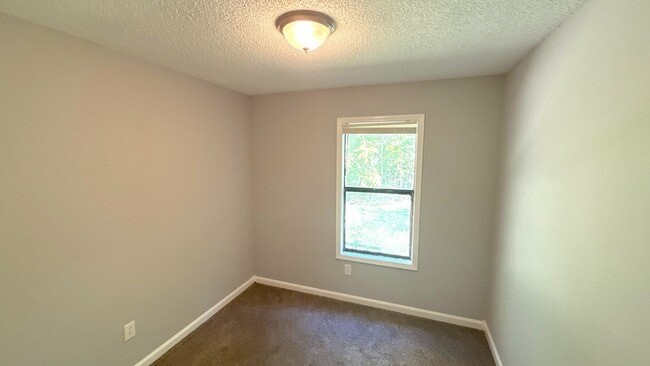 Foto del edificio - 80 Otsego Dr