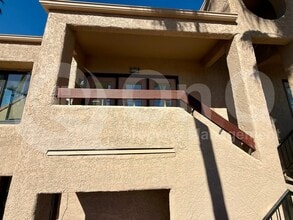 Building Photo - 2601 W Broadway Blvd