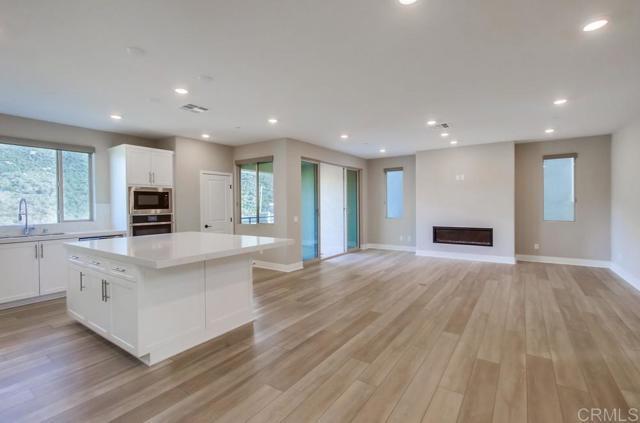 Foto del edificio - 15851 Wenzel Ct