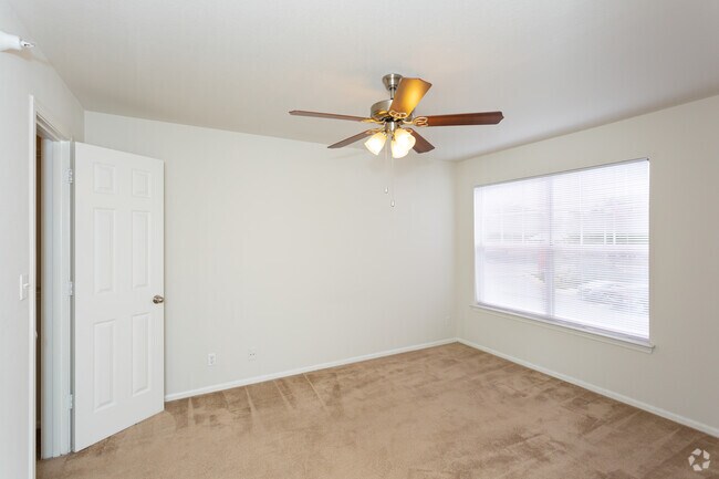 1BA, 1BR - 701 SF - The Crossings Apartments