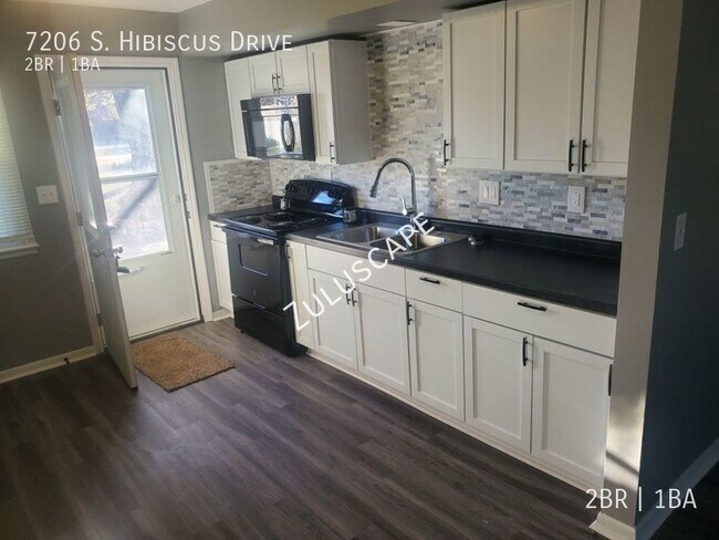 Foto del edificio - 7206 S Hibiscus Dr