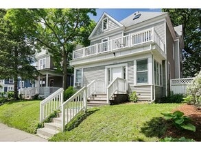 Building Photo - 2556 Dupont Ave S