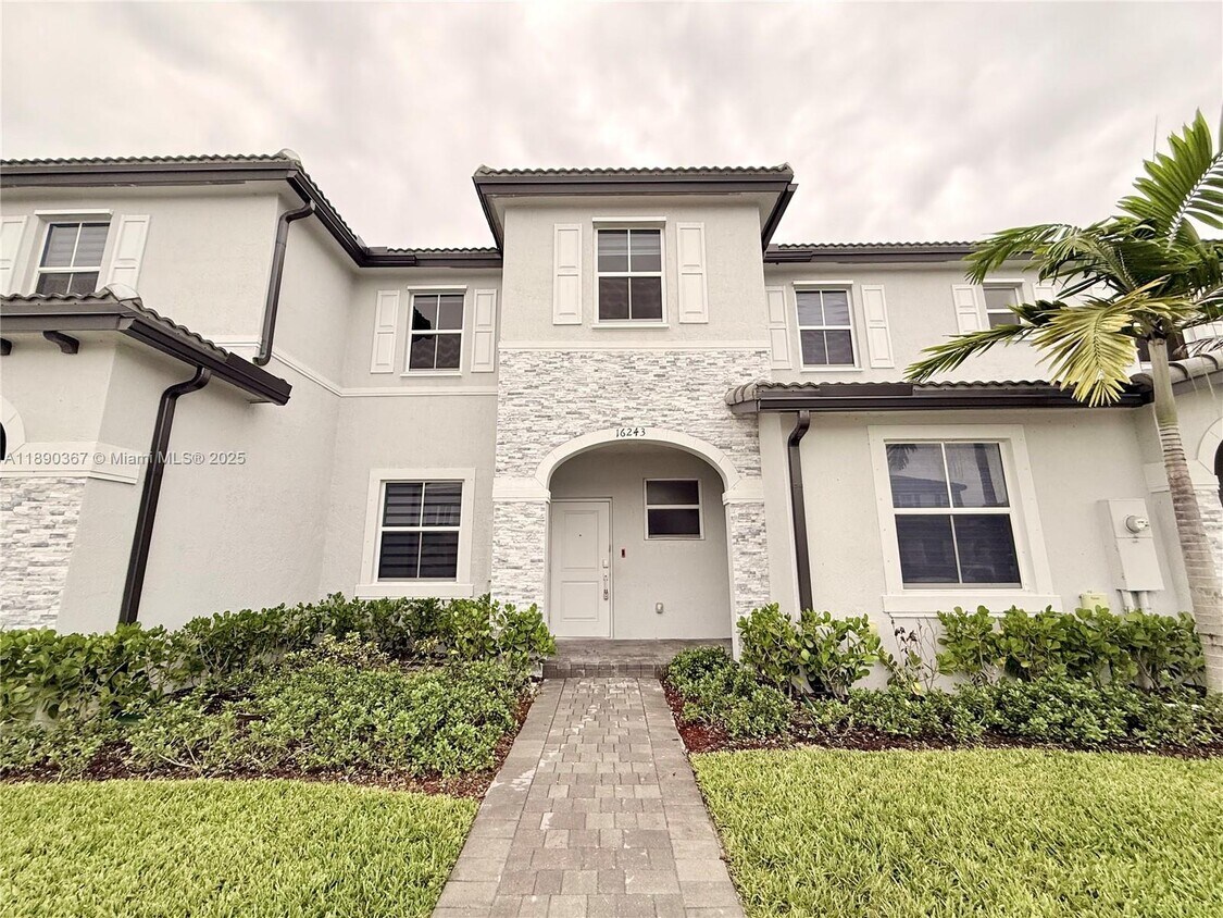 Foto principal - 16243 SW 292nd St