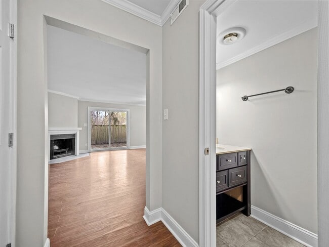 Building Photo - Welcome to Branchwood Townhouse!