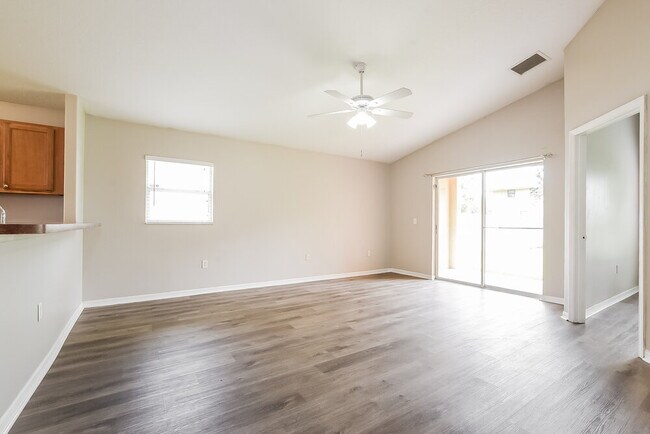 Building Photo - 4539 Cypress St