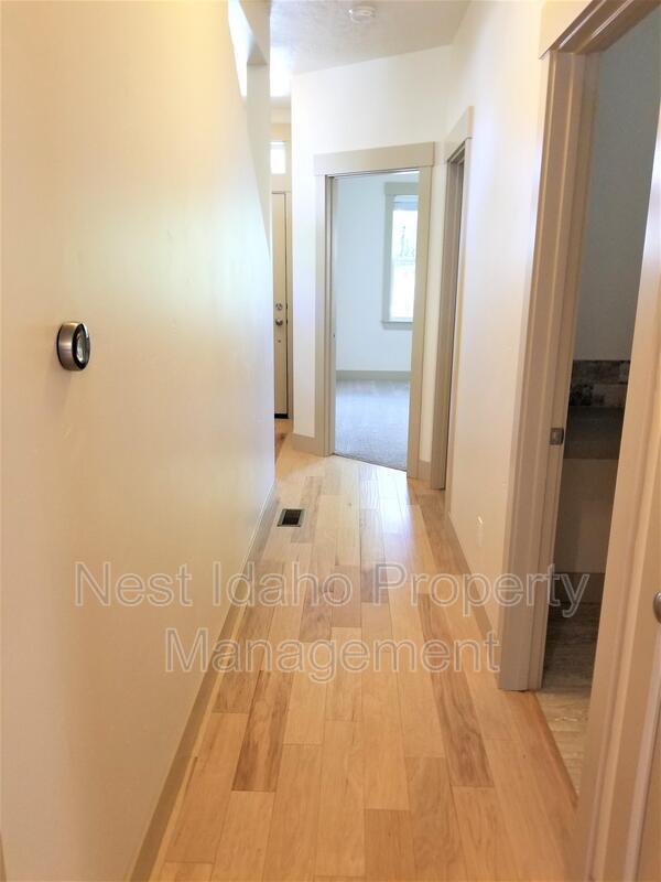 Building Photo - 909 N 31st St