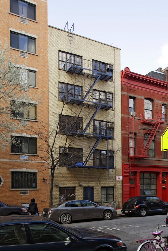 Primary Photo - 606 E 11th St