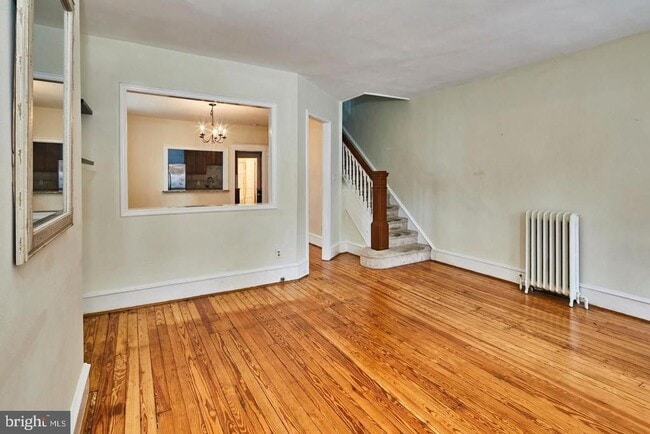 Building Photo - 1607 W 9th St