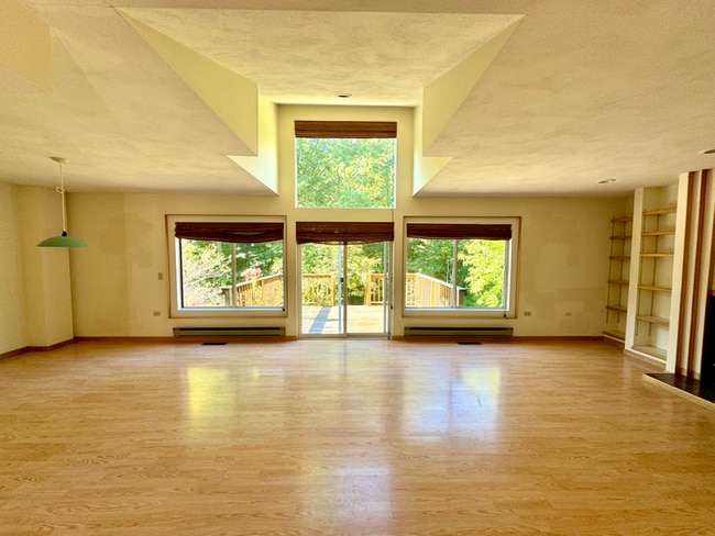 Building Photo - 113 Penny Ln